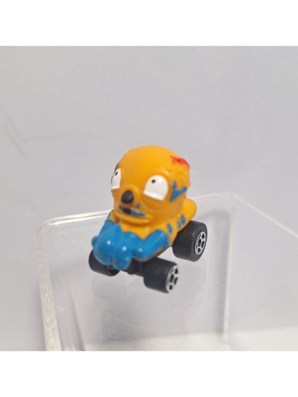 Trash Wheels Moose Octopus Racer Mini Orange & Blue - Picture 4 of 13